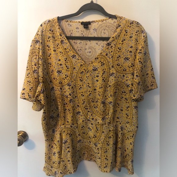 Ann Taylor XL short sleeved blouse - Picture 5 of 5